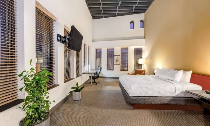 Downtown Columbus Hotel | Your Home Away From Home! Pet-Friendly, Near Ohio Historical Center