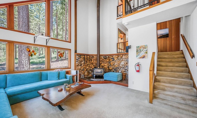 Twin Peaks Ski Chalet | Your Peaceful Getaway - Lake Tahoe Luxury Chalet w/Gym & Theater