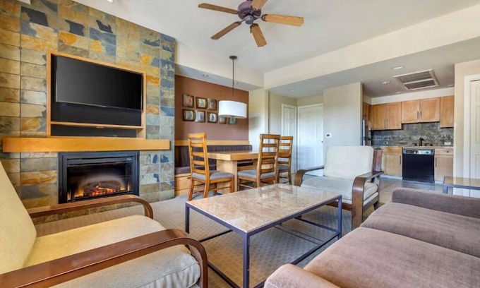 South Lake Tahoe Hotel | Your Peaceful Mountain Escape! Full Kitchen, Outdoor Swimming Pool!