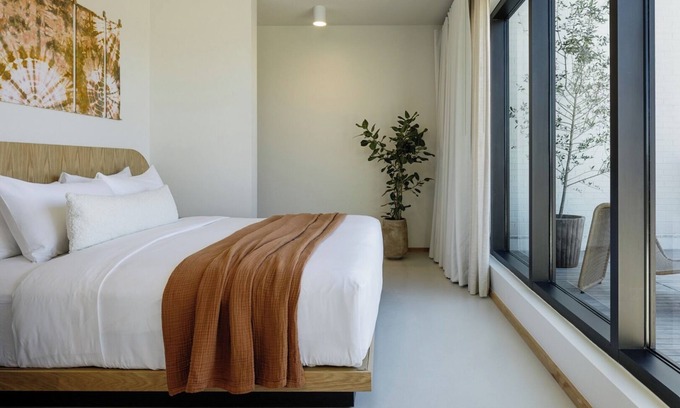 East Bank Hotel | Your Perfect Nashville Getaway: Penthouse with Outdoor Balcony and Lounge Area