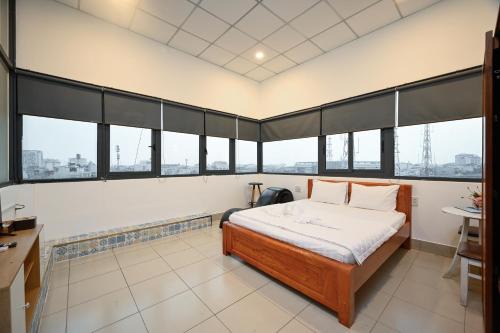 Tan Binh Hotel | Yoyo Airport Saigon Hotel