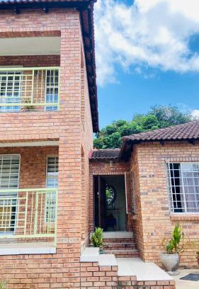 Hazyview House | Yvee Guesthouse