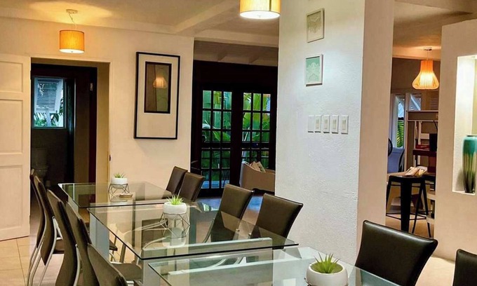 Lodge Hill House | ZenBreak Harbour View 4bd