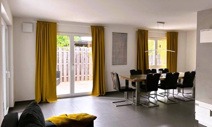 Fuerth House | Zentral Gelegenes Haus in Ruhiger Lage Nähe U-/s-bahn mit Terrasse und Garten