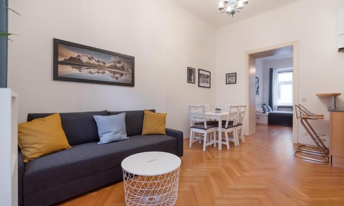 Matzleinsdorf Apartment | Zentrale Ruhelage im typischen Wiener Altbau