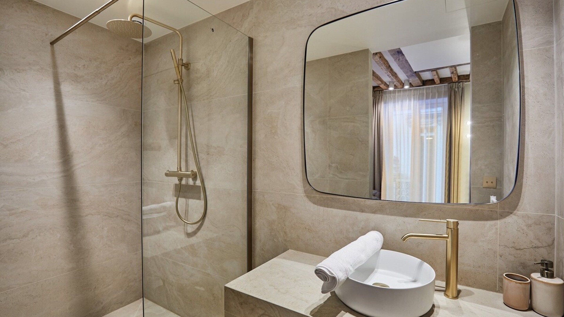 Photo of Bathroom in 8th Arrondissement