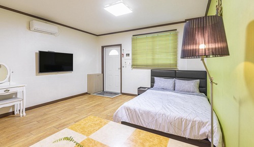 Basic Room, 1 Bedroom (rigel)