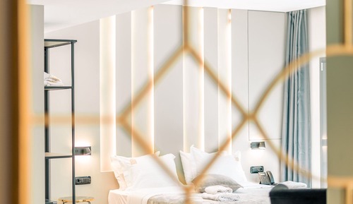 Studio Suite (Queen Acropolis View)