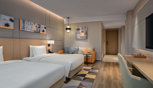 2 TWIN BEDS WITH PARK VIEW WITH SOFA BED