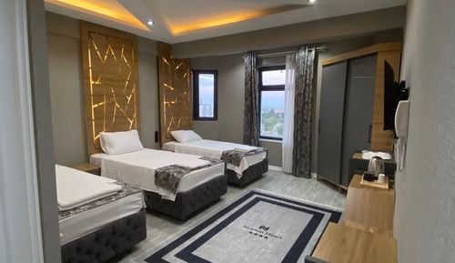Elite Triple Room