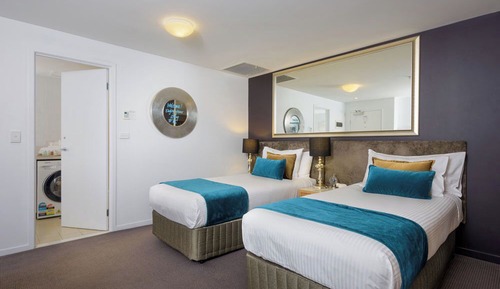 Heritage King Suite