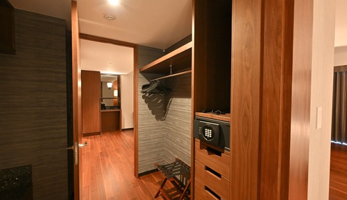 Royal Corner Suite Twin, No Smoking (w/ Club Lounge&VIP Pool Bar Access, Additional children fee)