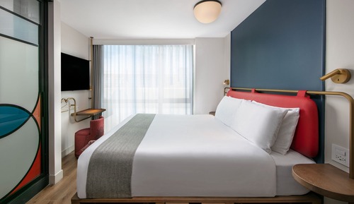 Suite, 1 King Bed, Non Smoking, City View (Terrace)