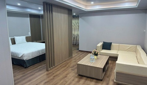 Deluxe Twin Room with Window