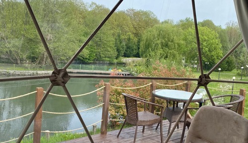 Bungalow Lake & Waterfall view