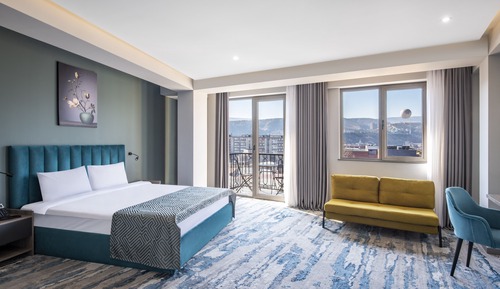 Deluxe Room, 1 King Bed, Balcony