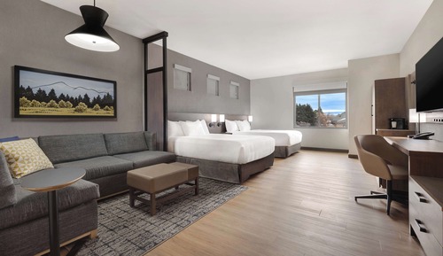 Room (2 Queenbeds with Sofabed)