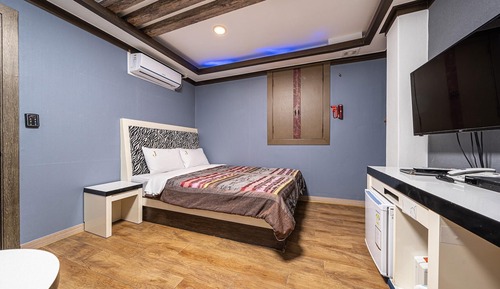 Room (Semi-special room)