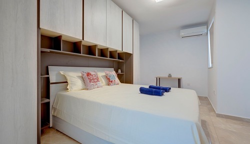 Apartment (2 Bedrooms)