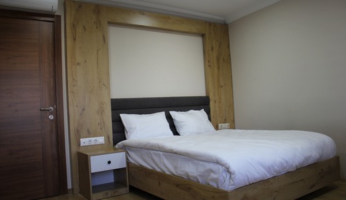 Deluxe Suite, 1 Queen Bed, Non Smoking, Sea View