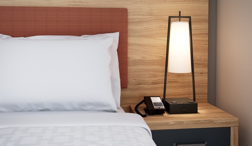 Studio Suite, 1 King Bed (Roll in Shower)