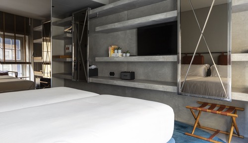 Double Room (Custom)