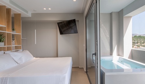 Noemie Luxury Suite 103