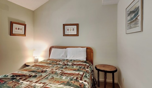 Studio (2 Bedrooms)