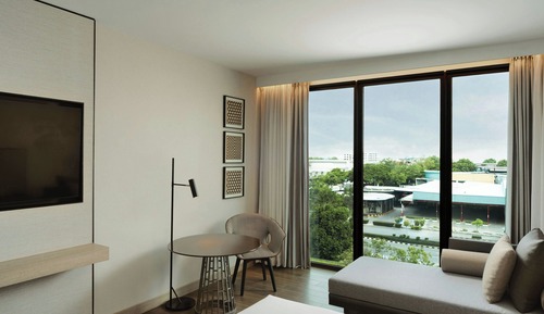 Superior Room, 1 King Bed, Non Smoking