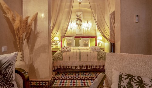 Superior Triple Room, Ensuite, Courtyard View
