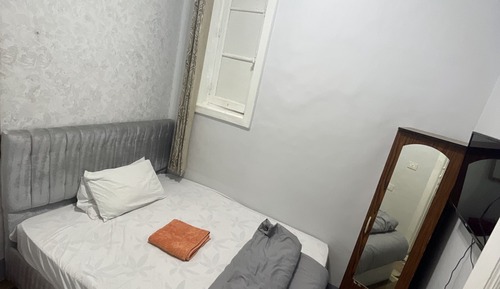 Deluxe Single Room Shared Bathroom