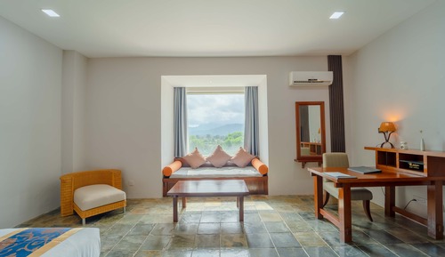 Deluxe Family Room