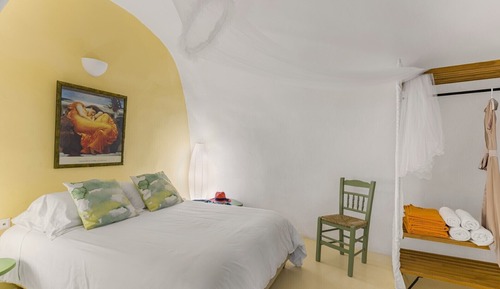 Family Studio (Gravitate)