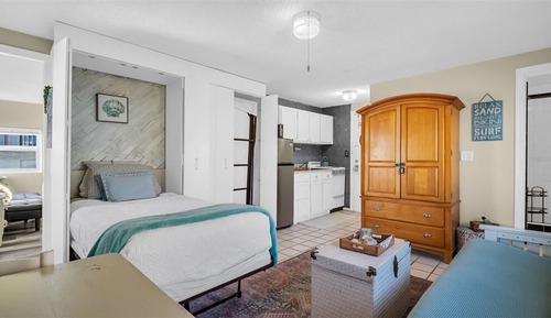 Premium Studio, 1 Double Bed, Pool View