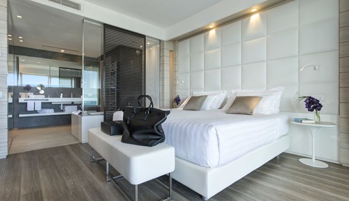 Suite (Sundeck)