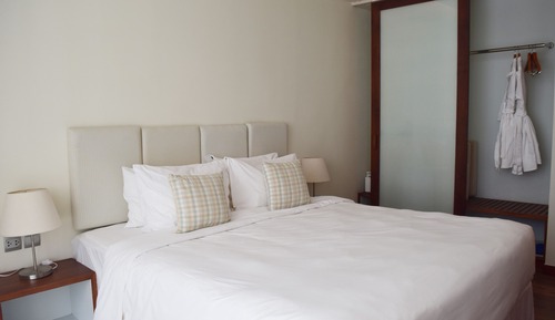One-bedroom City view Suite with Balcony