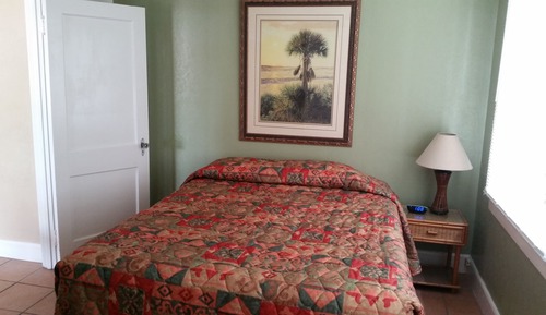 Standard Suite, 1 Queen Bed, Pool View