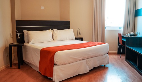 Standard Room, 1 Queen Bed