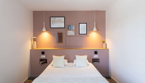 Suite, 1 Queen Bed, Non Smoking (Separate Lounge)