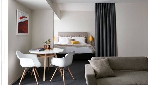Deluxe Studio Suite Twin