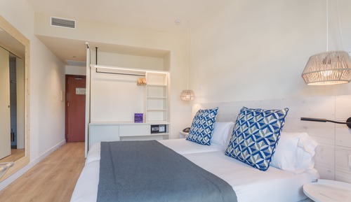 Double Room (2 Adults)