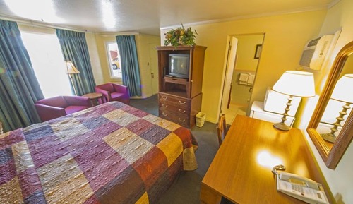 Standard Room, 1 King Bed