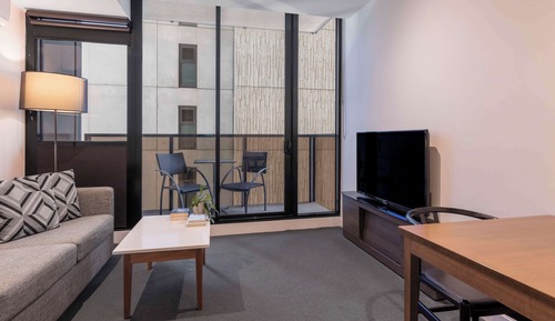 1 Bedroom Deluxe (No Housekeeping)
