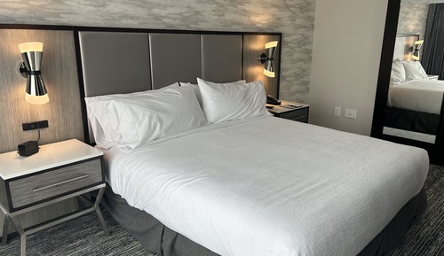 1 King Bed 2 Room Corner Suite