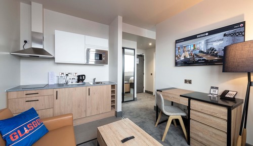Studio, 1 Super King Bed, Kitchenette