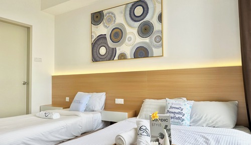 Studio Suite, City View