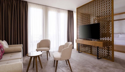 Deluxe Suite, 1 Double Bed, Balcony