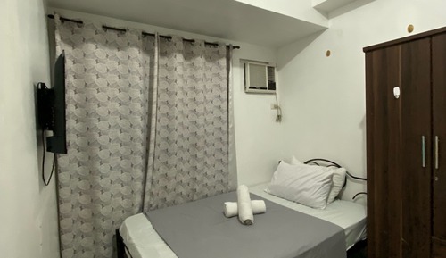 Basic Studio, 1 Queen Bed, Non Smoking, City View