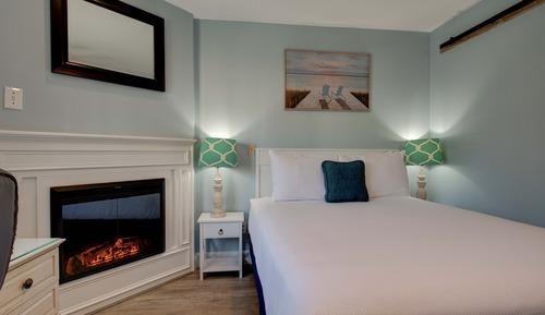 One bedroom Queen Suite with Spa - Non View