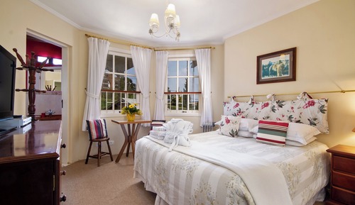 Deluxe Room, Jetted Tub